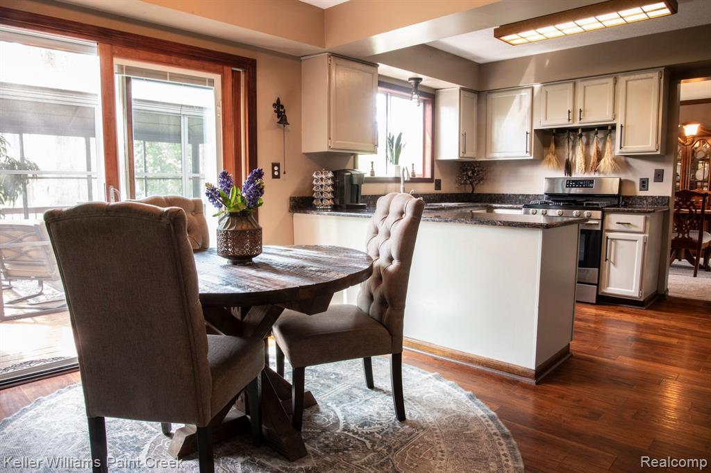 401 PINEHURST Drive, Rochester Hills, MI 48309 — Photo 10