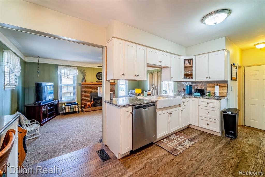 39830 EDMUNDTON Drive, Canton, MI 48187 — Photo 23
