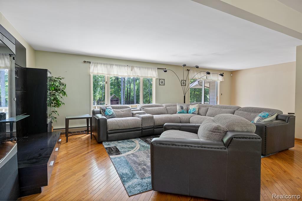 54655 PONTIAC Trail, Milford, MI 48381 — Photo 3