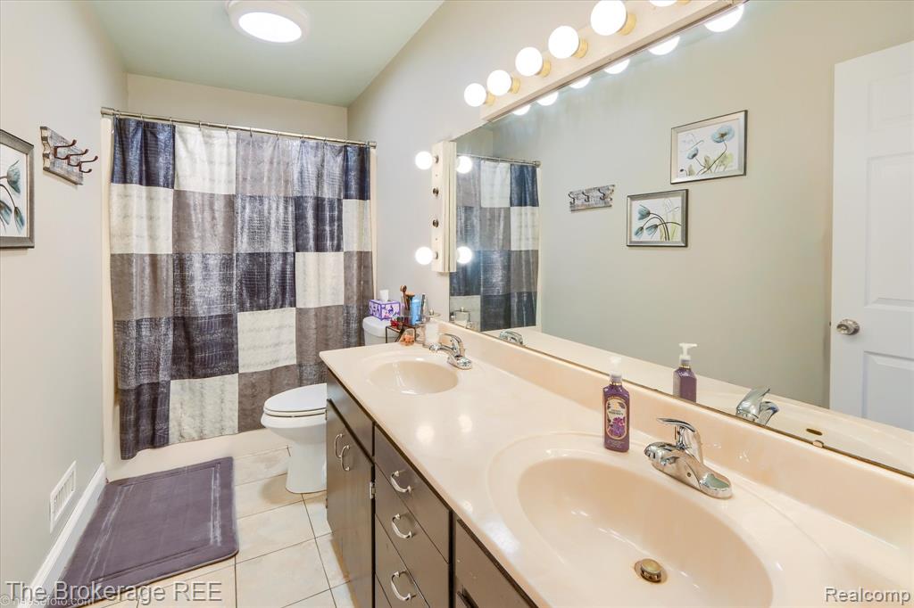 7310 Brewer Road, Flint, MI 48507 — Photo 38