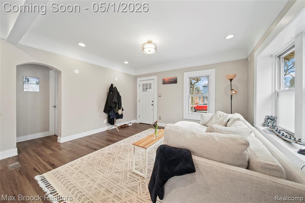 595 E Drayton Street, Ferndale, MI 48220 — Photo 5