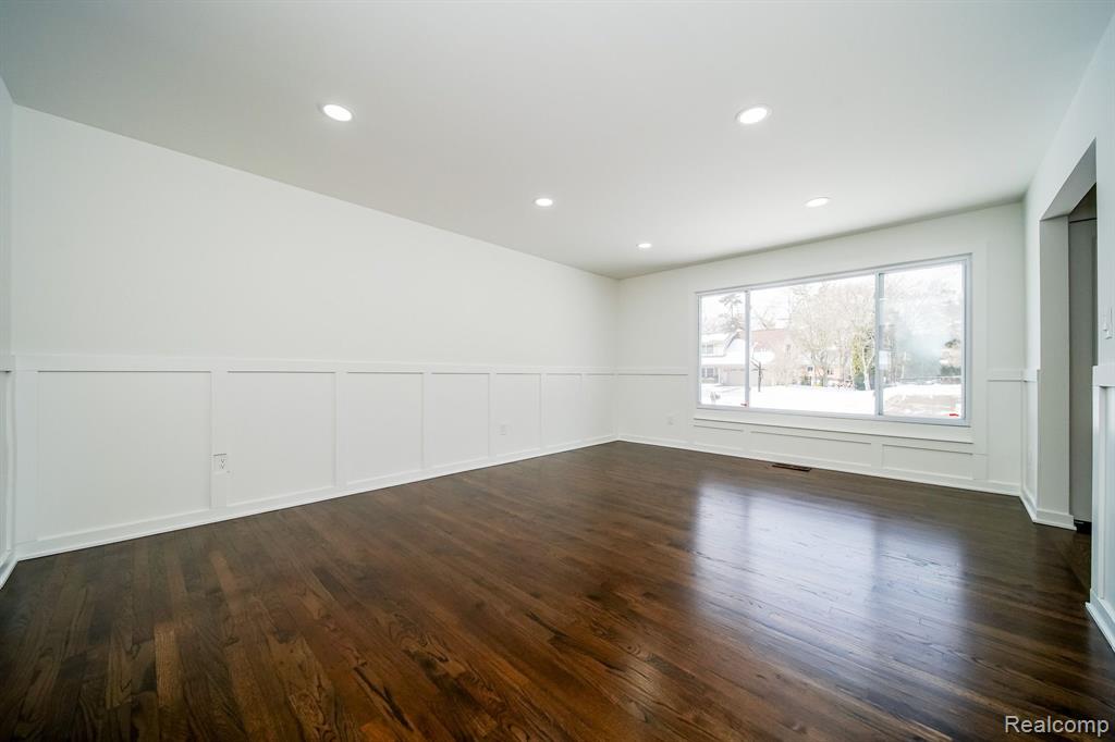 7359 SAINT AUBURN Drive, Bloomfield Hills, MI 48301 — Photo 27
