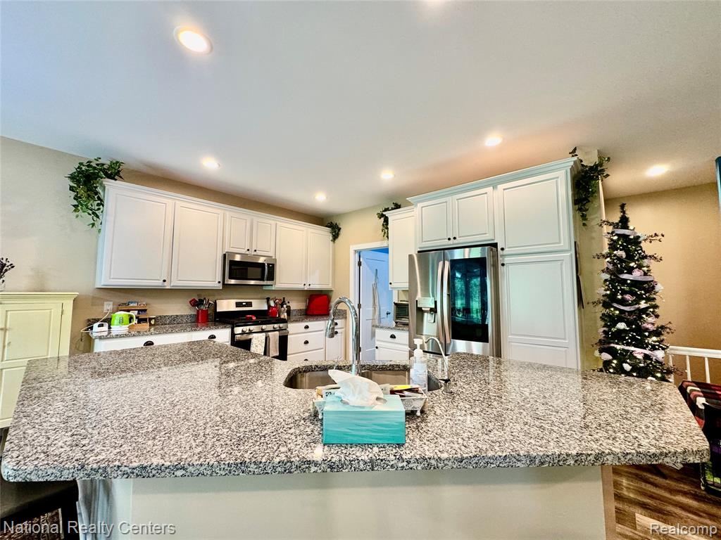7478 Village Court, 27, Davisburg, MI 48350 — Photo 23