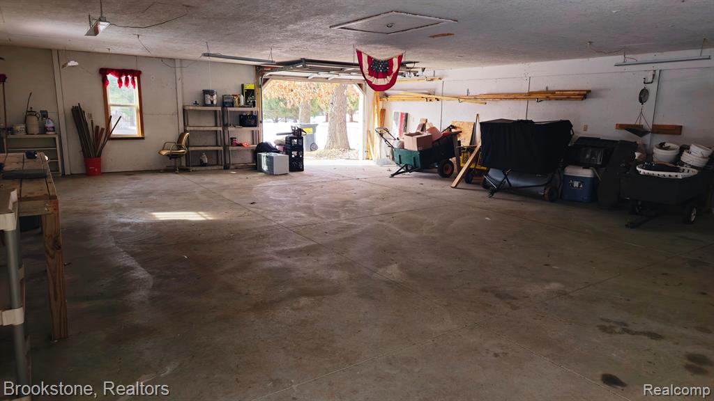 7090 LINDEN Road, Fenton, MI 48430 — Photo 15