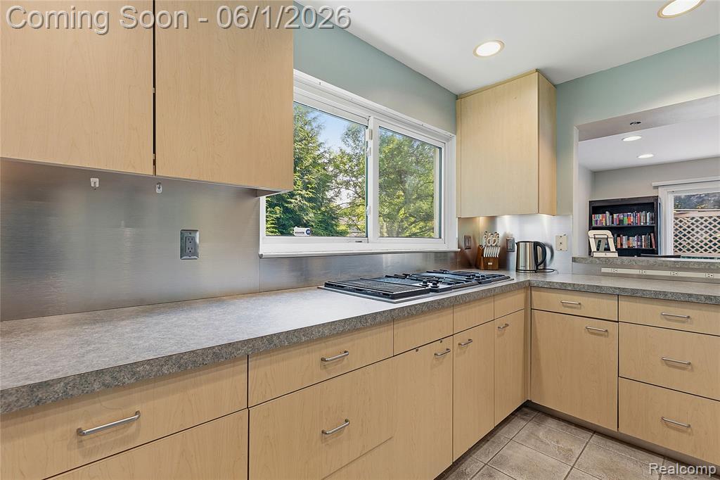 5389 Fox Ridge Circle, West Bloomfield, MI — Photo 13