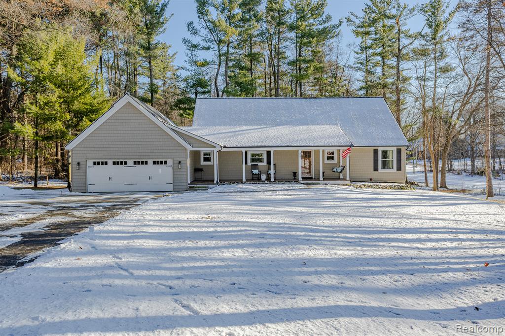 800 Grampian Avenue, Lake Orion, MI 48362 — front exterior