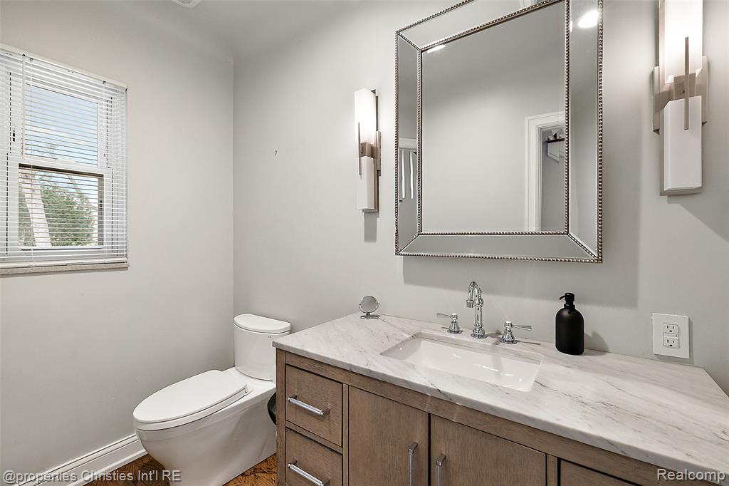 61 Lochmoor Boulevard, Grosse Pointe Shores, MI 48236 — Photo 20