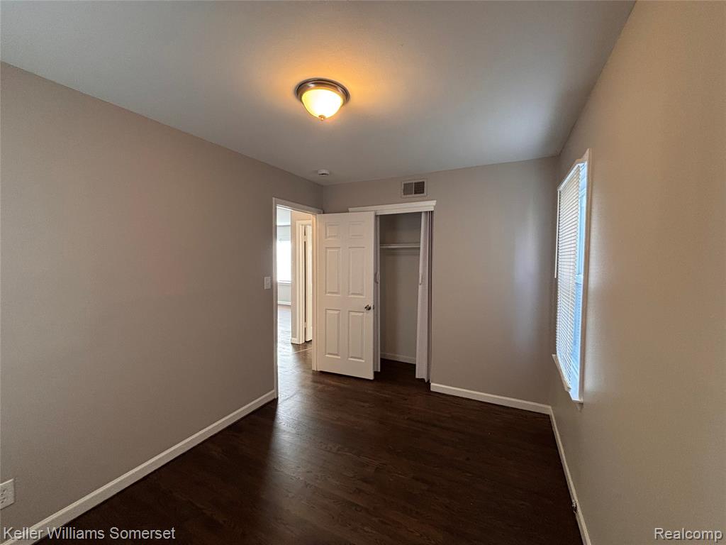 837 E Woodward Heights Boulevard, Hazel Park, MI 48030 — Photo 7