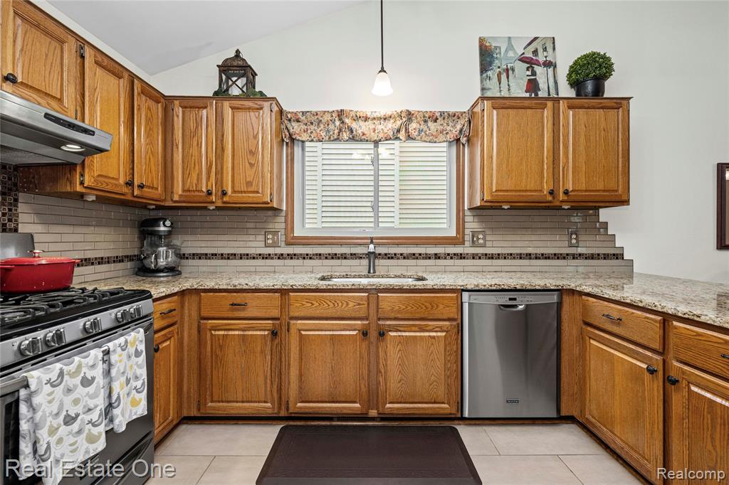 27586 David Givens Street, Warren, MI 48092 — Photo 17