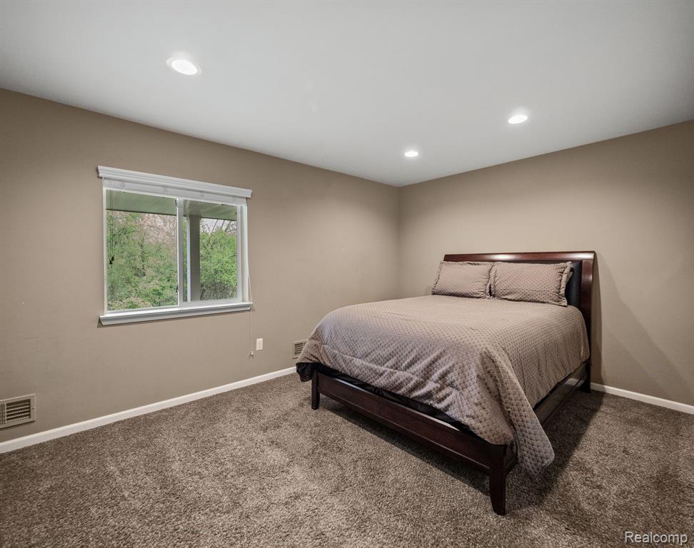 4651 Rosewood Lane, West Bloomfield, MI 48323 — Photo 33