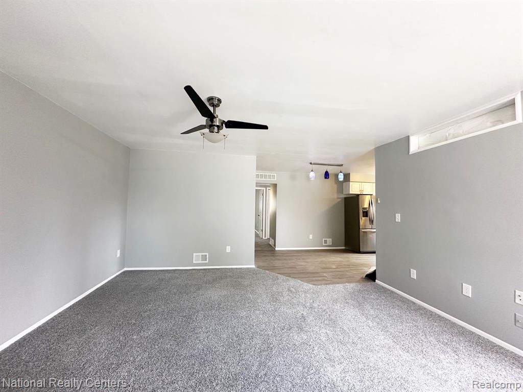 829 W PARKER Avenue, Madison Heights, MI 48071 — Photo 5