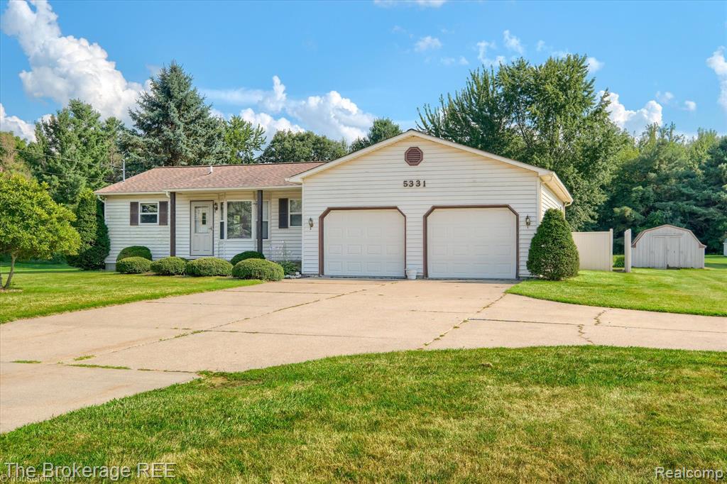 5331 W Farrand Road, Clio, MI 48420 — Photo 2