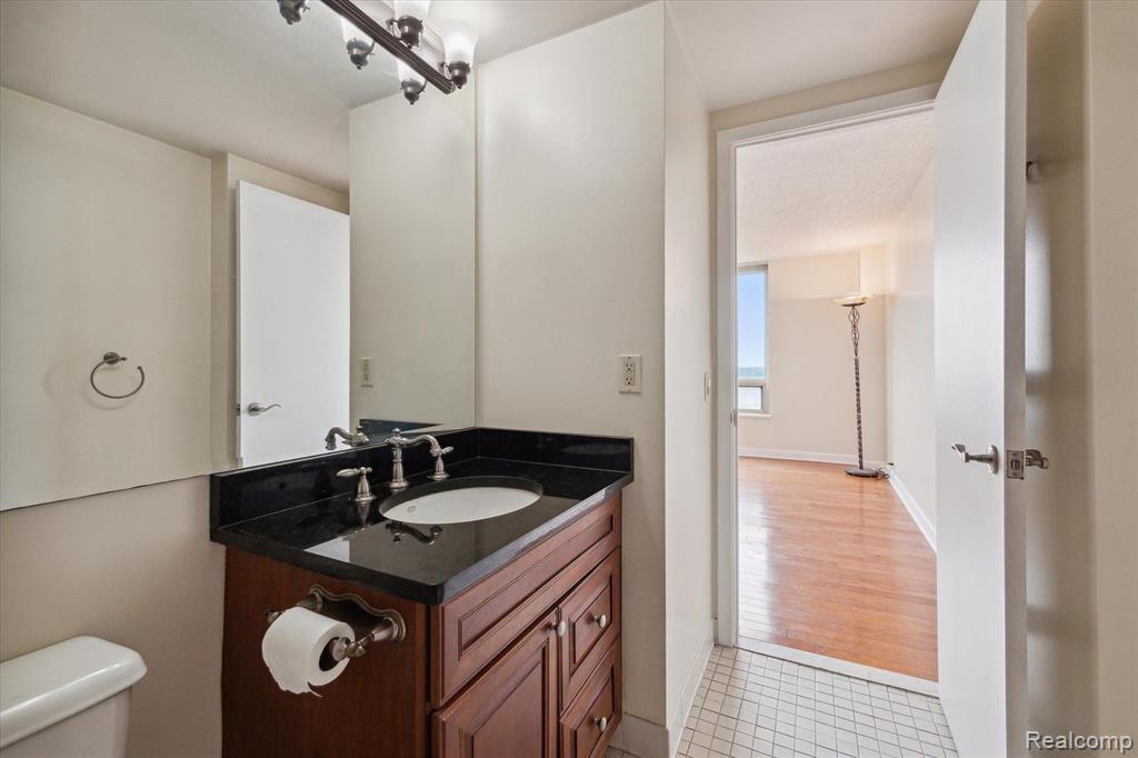 3320 SPINNAKER Lane, 74-14C, Detroit, MI 48207 — Photo 30