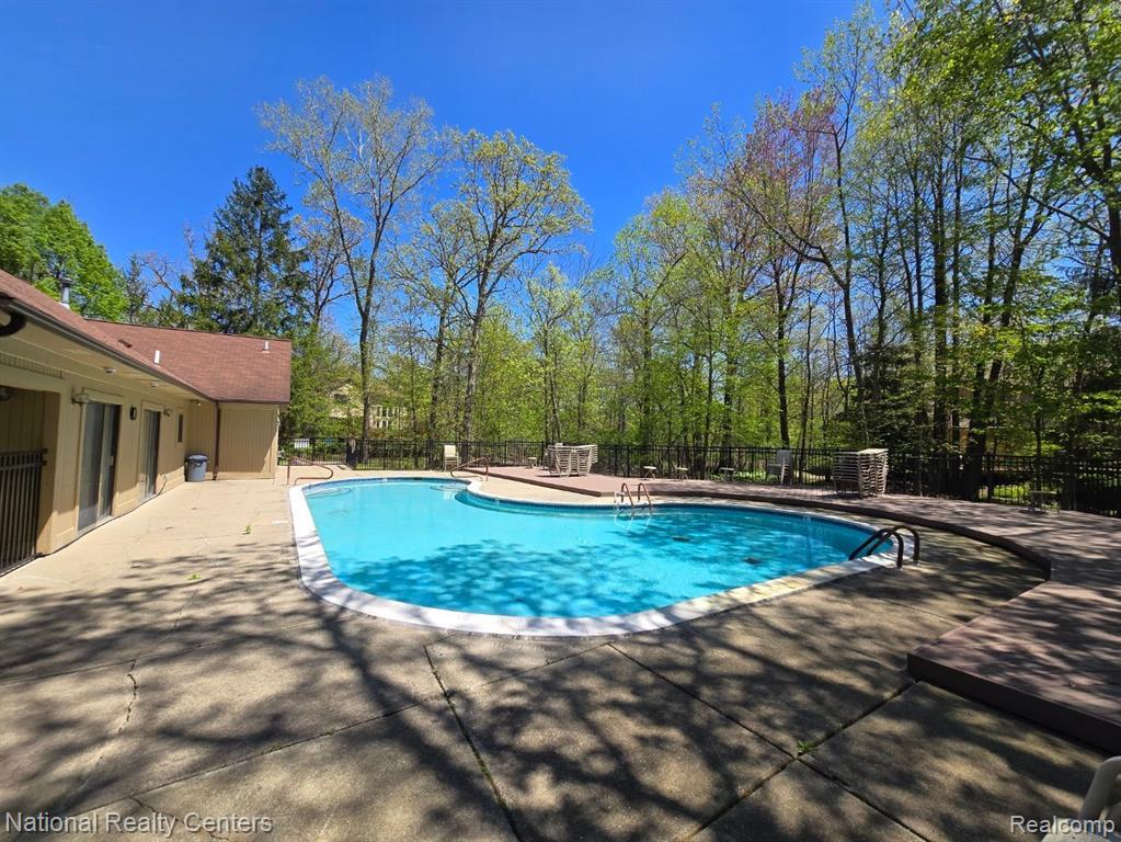 6400 PINECREST, West Bloomfield, MI — Photo 41