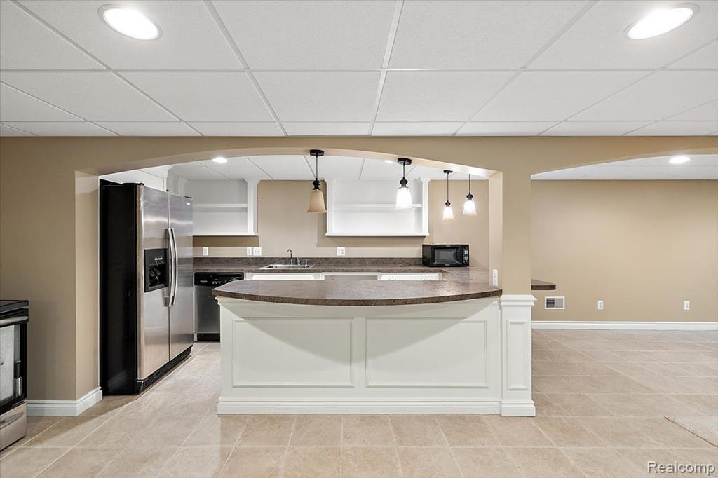 49763 Decker Drive, Shelby Twp, MI 48317 — Photo 38