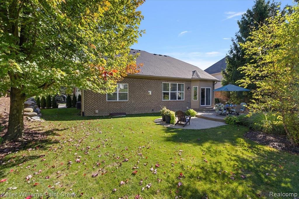 84 Greenan Lane, Lake Orion, MI 48362 — Photo 27