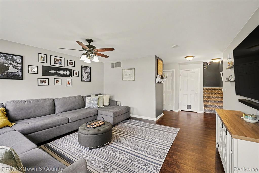 3253 Pine Run Drive, Swartz Creek, MI 48473 — Photo 6