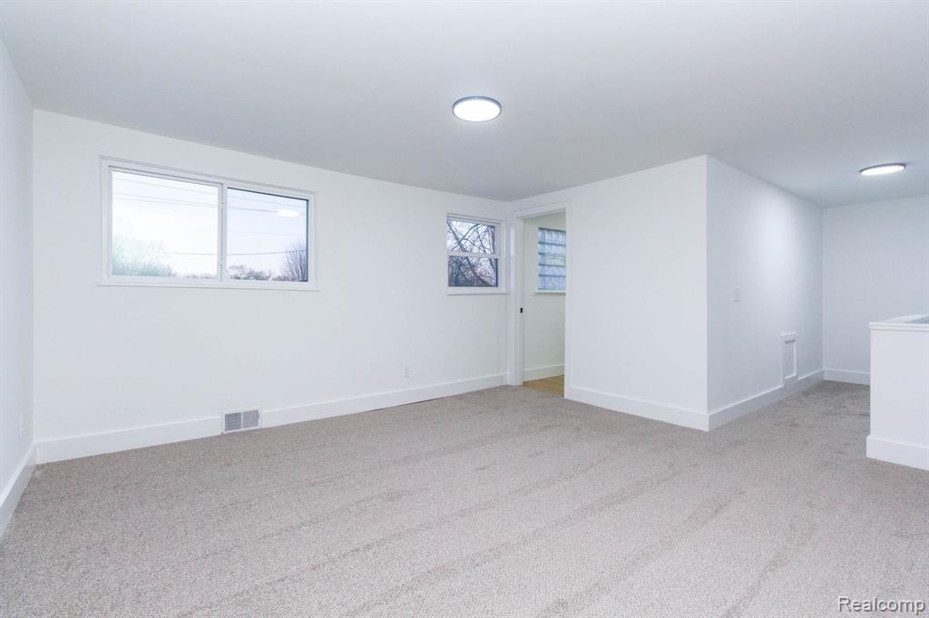 17322 Martin Road, Roseville, MI 48066 — Photo 16