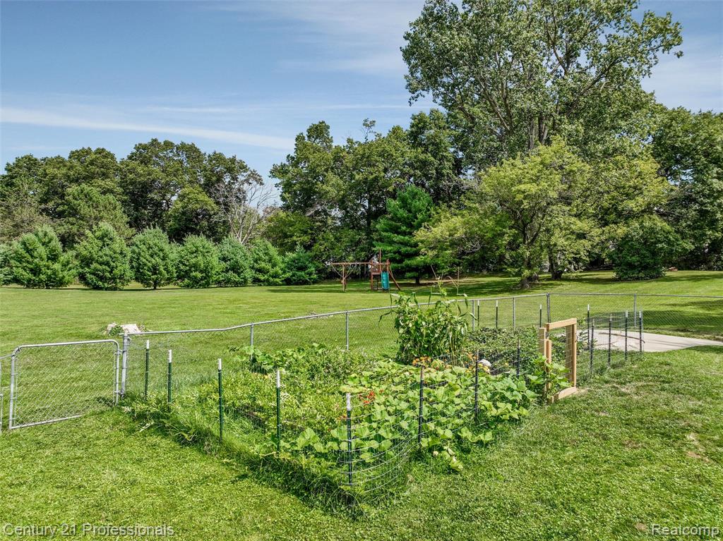 11300 Andersonville Road, Davisburg, MI 48350 — Photo 36