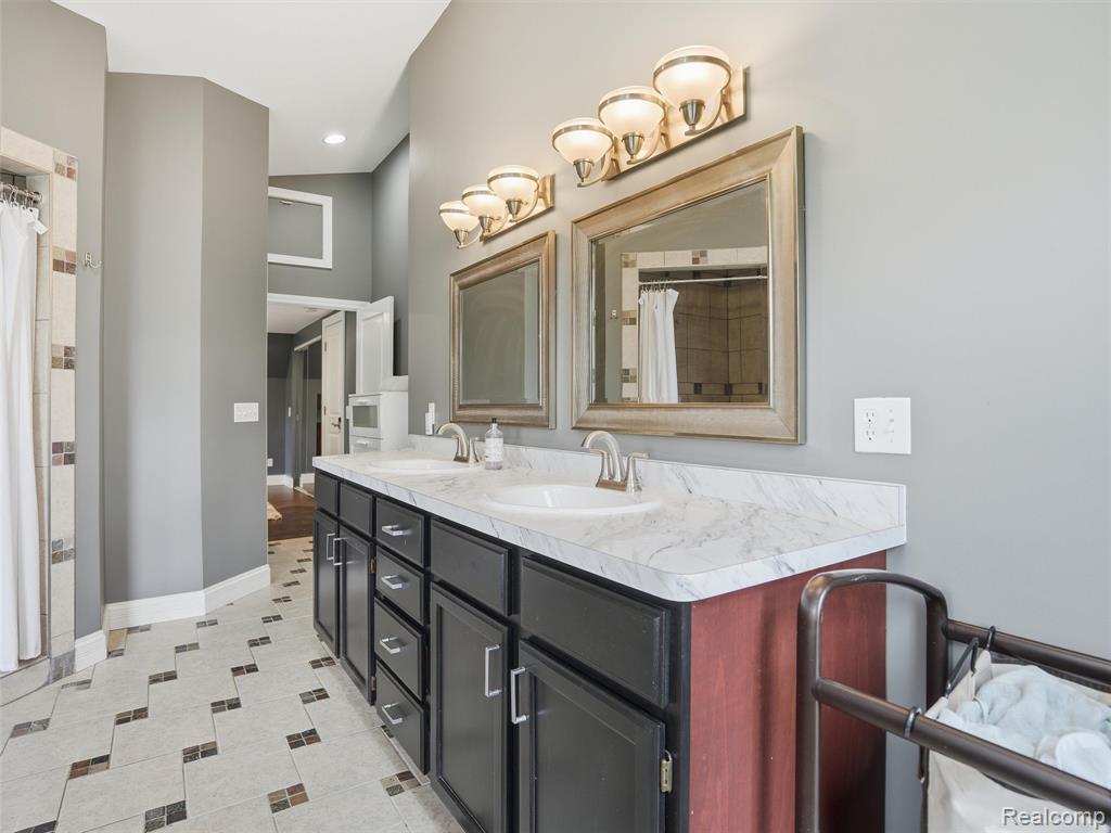 5556 Ormond Road, White Lake, MI 48383 — Photo 33