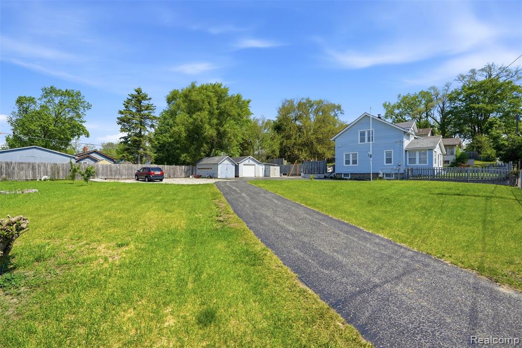 635 Lounsbury Avenue, Pontiac, MI 48340 — Photo 37