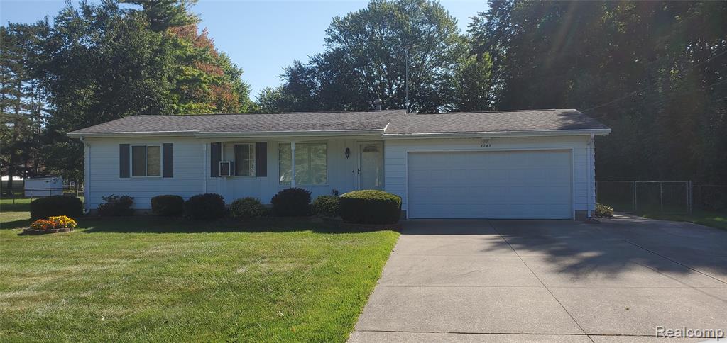 4243 Moulton Drive, Flint, MI 48507 — Photo 2