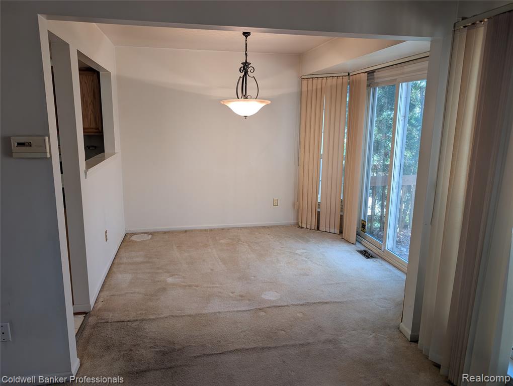 7896 Rivergate Drive, 19, Westland, MI — Photo 9