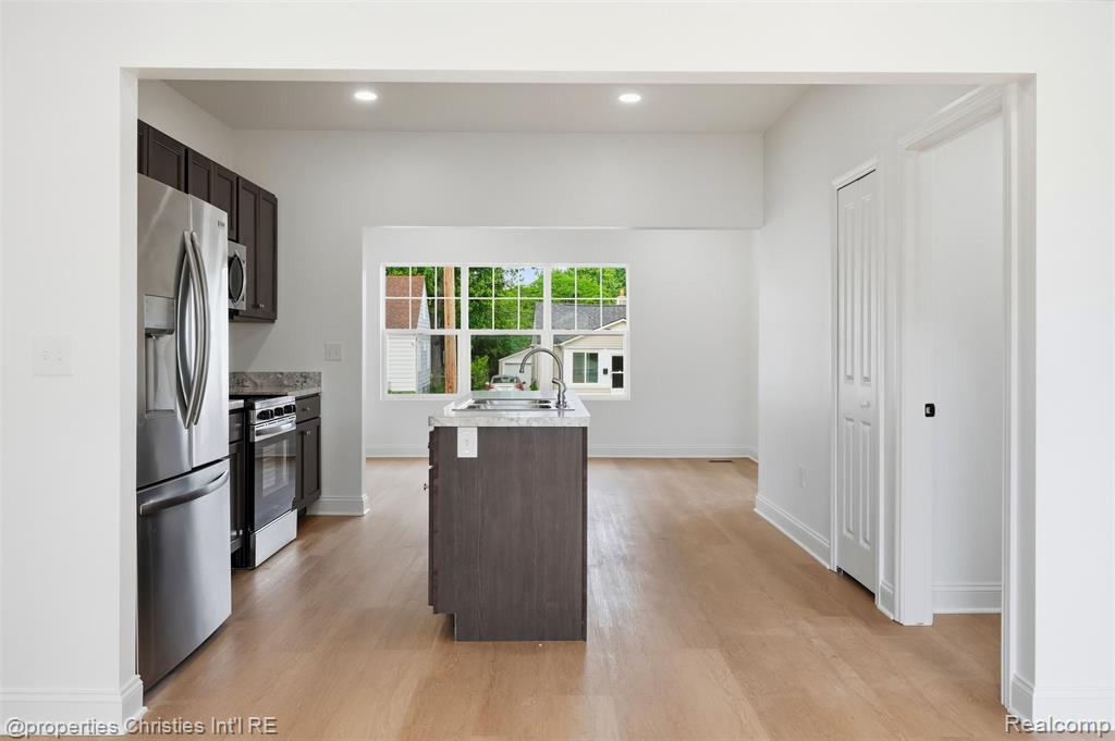 27828 Groveland Street, Madison Heights, MI 48071 — Photo 9