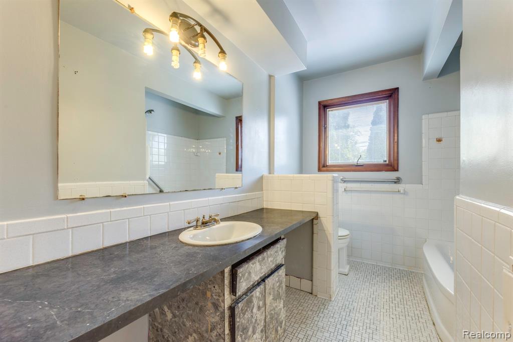 8571 Linda Street, Warren, MI 48093 — Photo 20