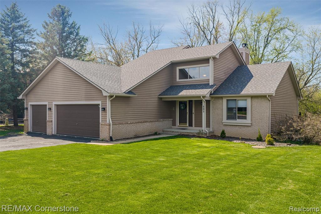 501 Alexander Drive, Commerce Twp, MI 48390 — front exterior