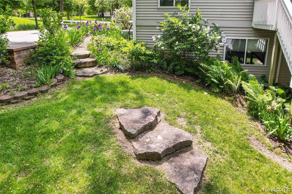 13698 Webbs Shore Drive, Gregory, MI 48137 — Photo 16