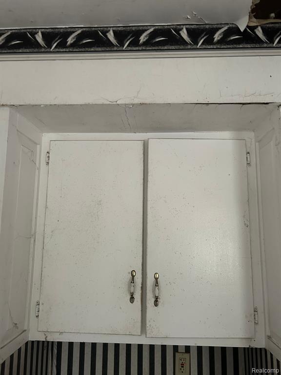 903 E HOLLAND Avenue, Saginaw, MI 48601 — Photo 14