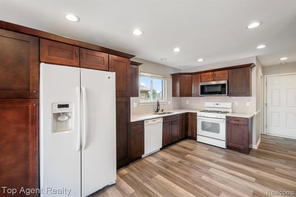 52806 Muirfield Drive, New Baltimore, MI — Photo 3