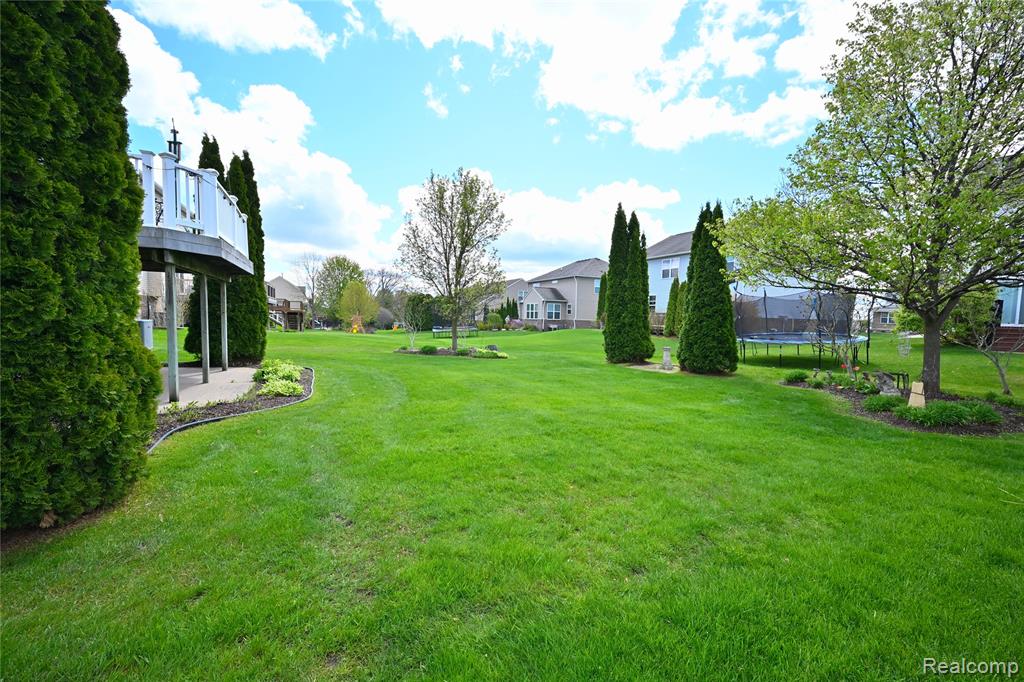 57813 Cider Mill Drive, New Hudson, MI 48165 — Photo 36