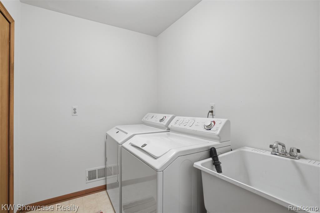 54519 Cambridge Drive, Shelby Twp, MI 48315 — Photo 23
