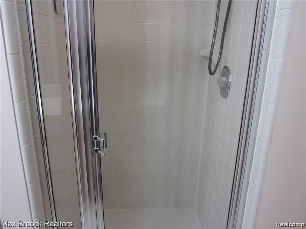 4250 BRECKENRIDGE Drive, West Bloomfield, MI — Photo 17