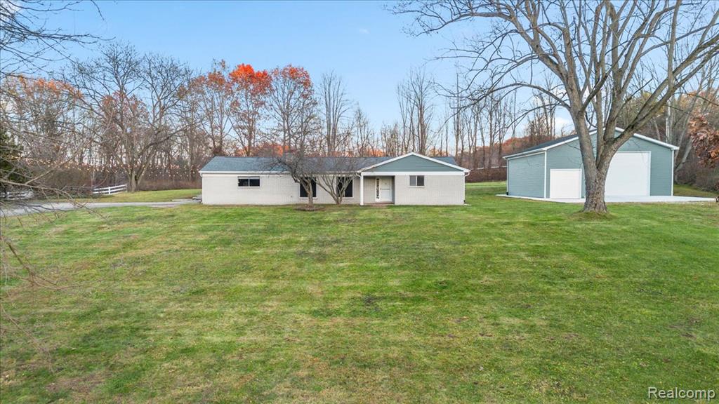 9240 Allen Road, Clarkston, MI 48348 — Photo 2