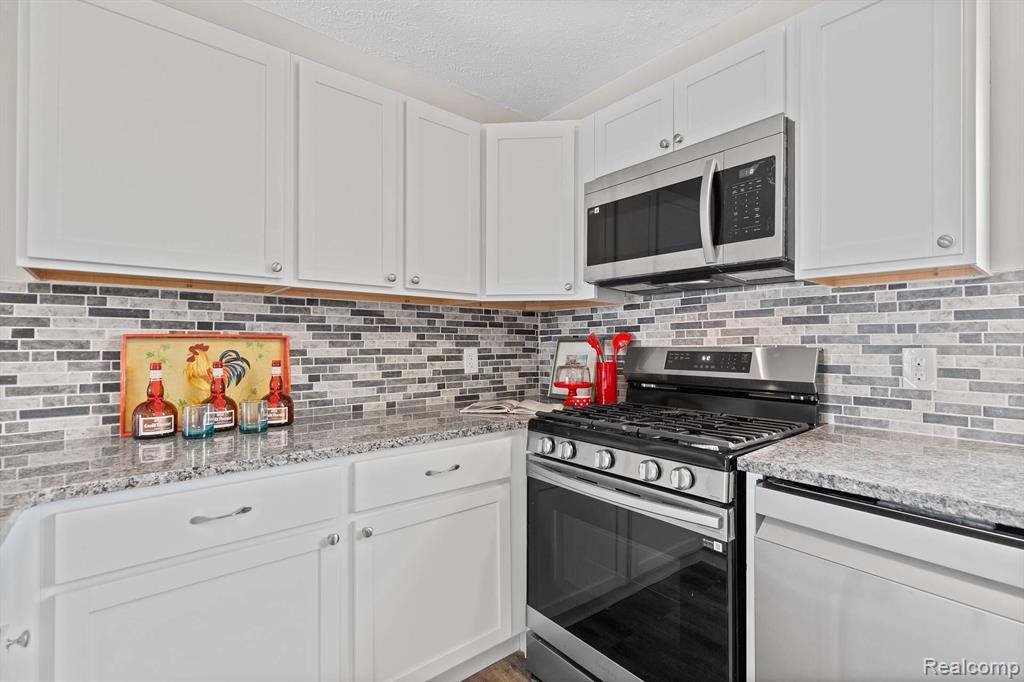 78037 DELAND Road, Richmond, MI 48062 — Photo 15
