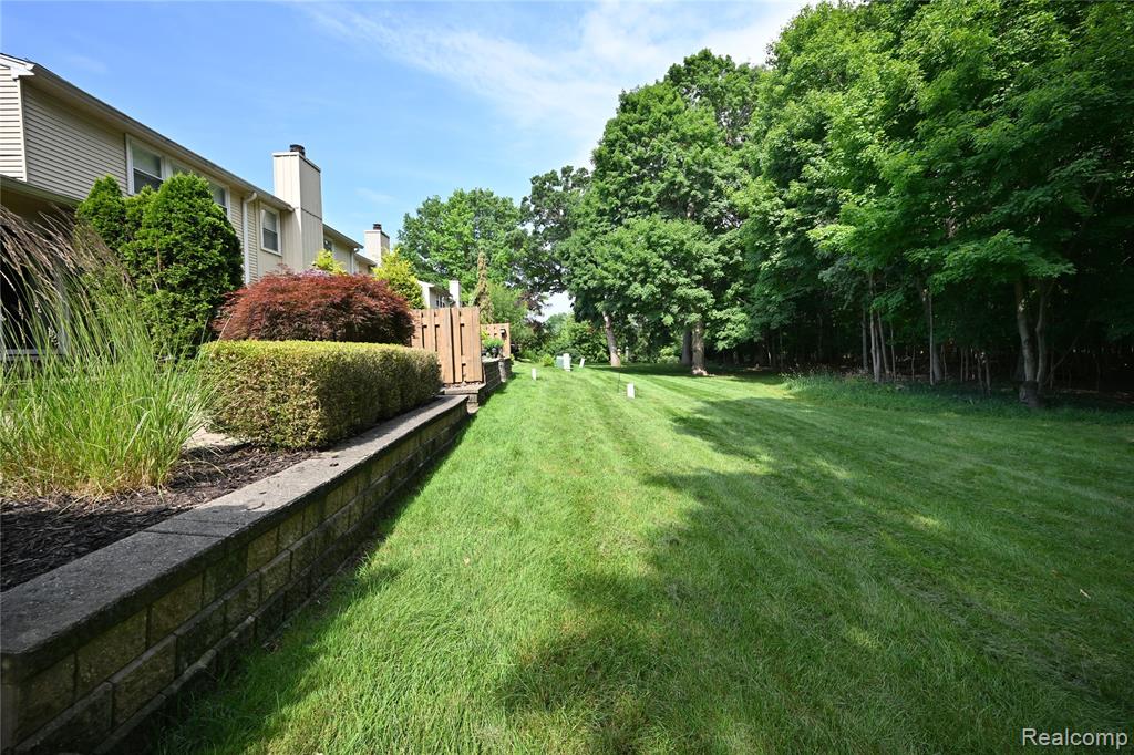 5370 Breeze Hill Place, Troy, MI 48098 — Photo 29