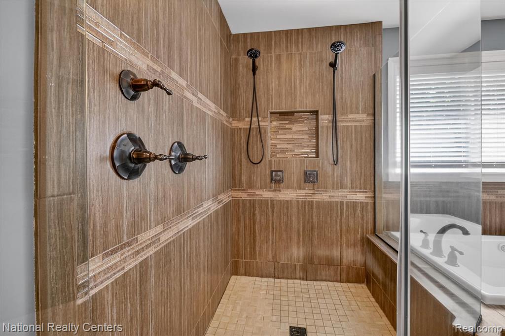 58160 International Drive, South Lyon, MI 48178 — Photo 40