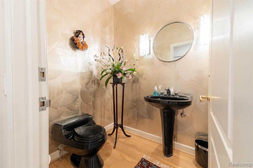 4599 RAVINE Drive, Bloomfield Hills, MI 48301 — Photo 19