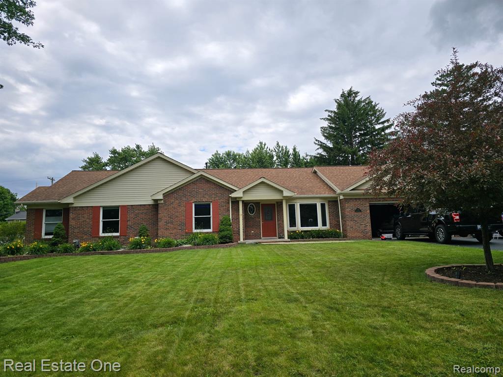 5341 WRIGHT Drive, Troy, MI 48098 — Photo 2