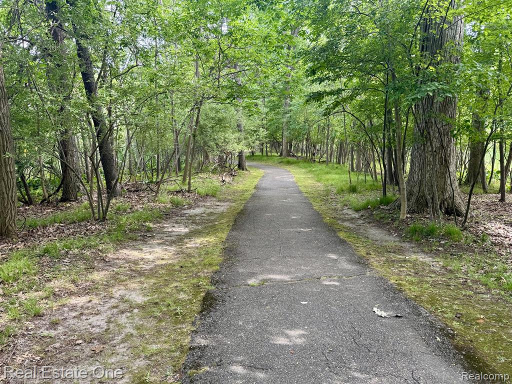 5096 Harbor Oak Drive, 31, Waterford, MI 48329 — Photo 17