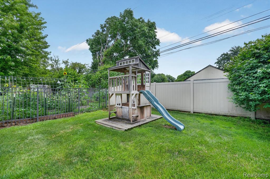 6409 Hollyhock Trail, Brighton, MI 48116 — Photo 28