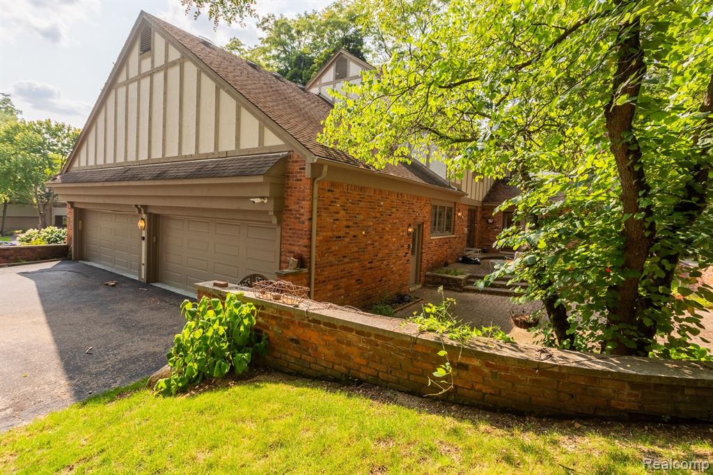 4309 Copper Cliff Court, Bloomfield Hills, MI 48302 — Photo 27