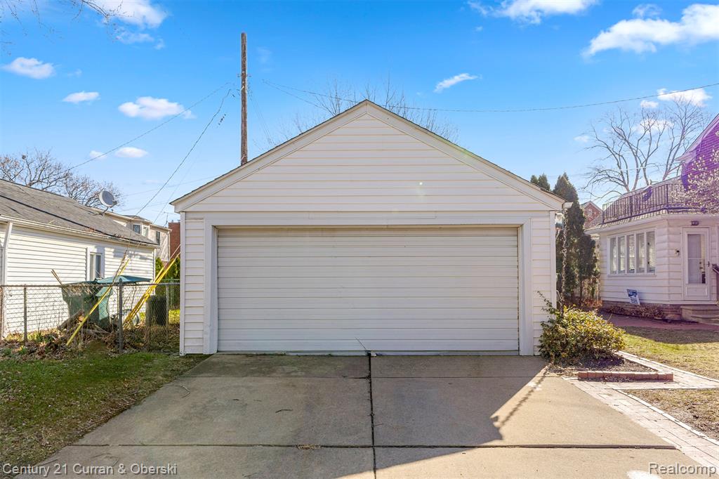 431 S SILVERY Lane, Dearborn, MI 48124 — Photo 37