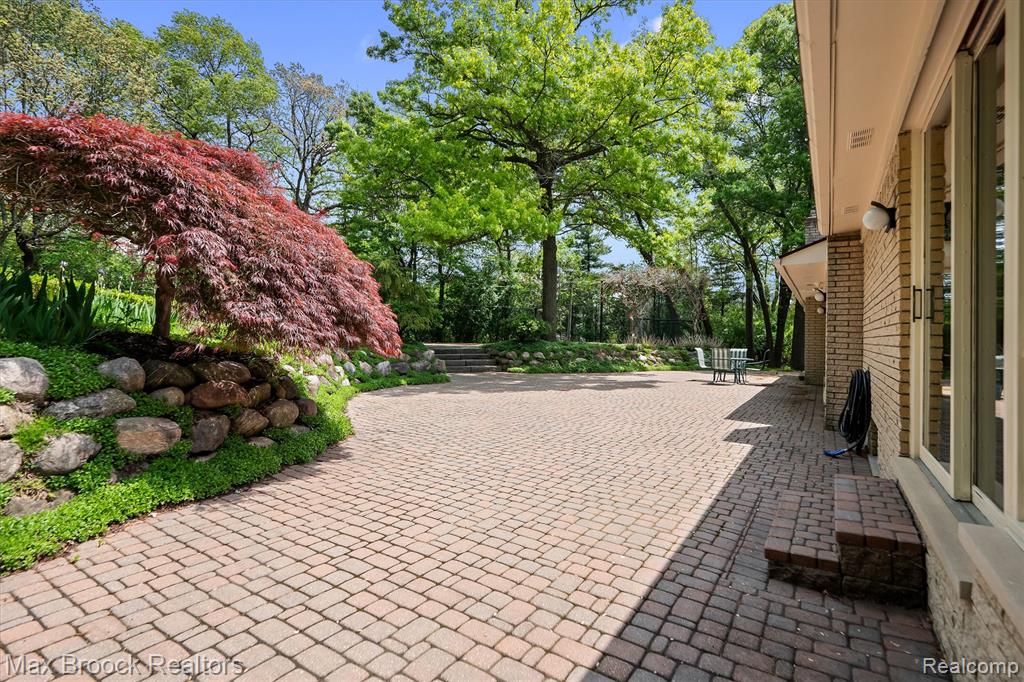 1418 Sodon Lake Drive, Bloomfield Hills, MI 48302 — Photo 30