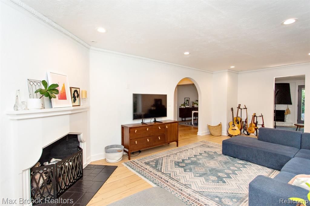 26008 Pembroke Road, Huntington Woods, MI — Photo 15