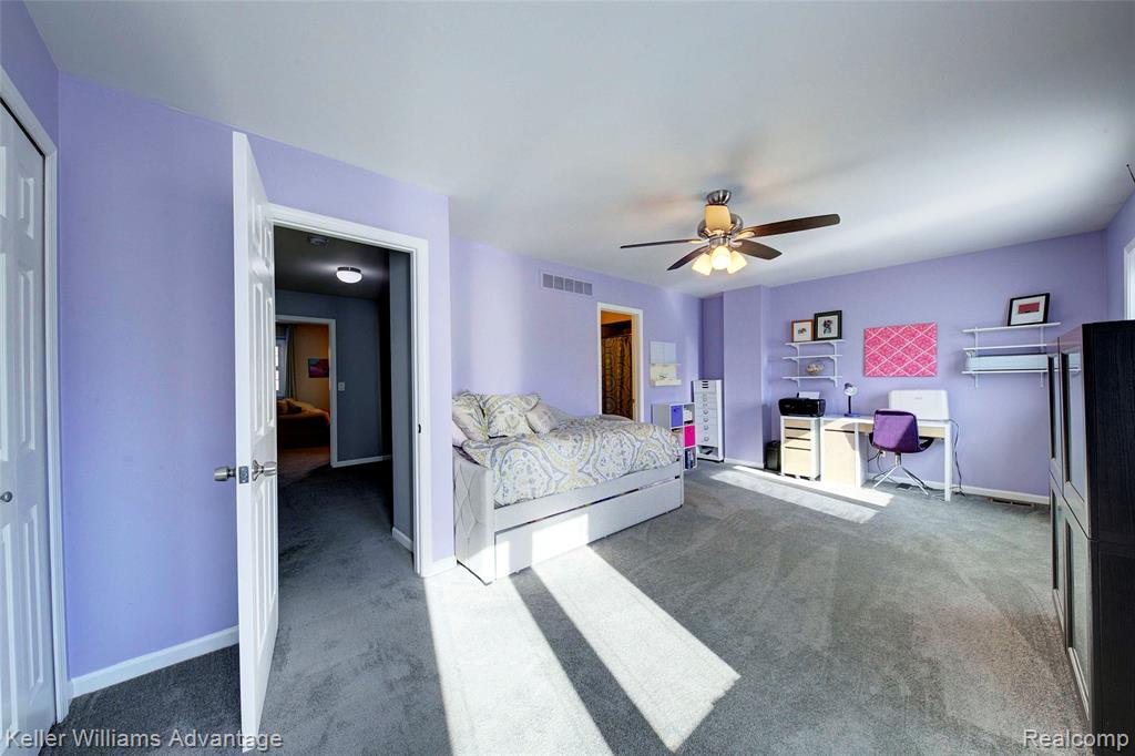 446 Oakgrove Court, Clawson, MI — Photo 34