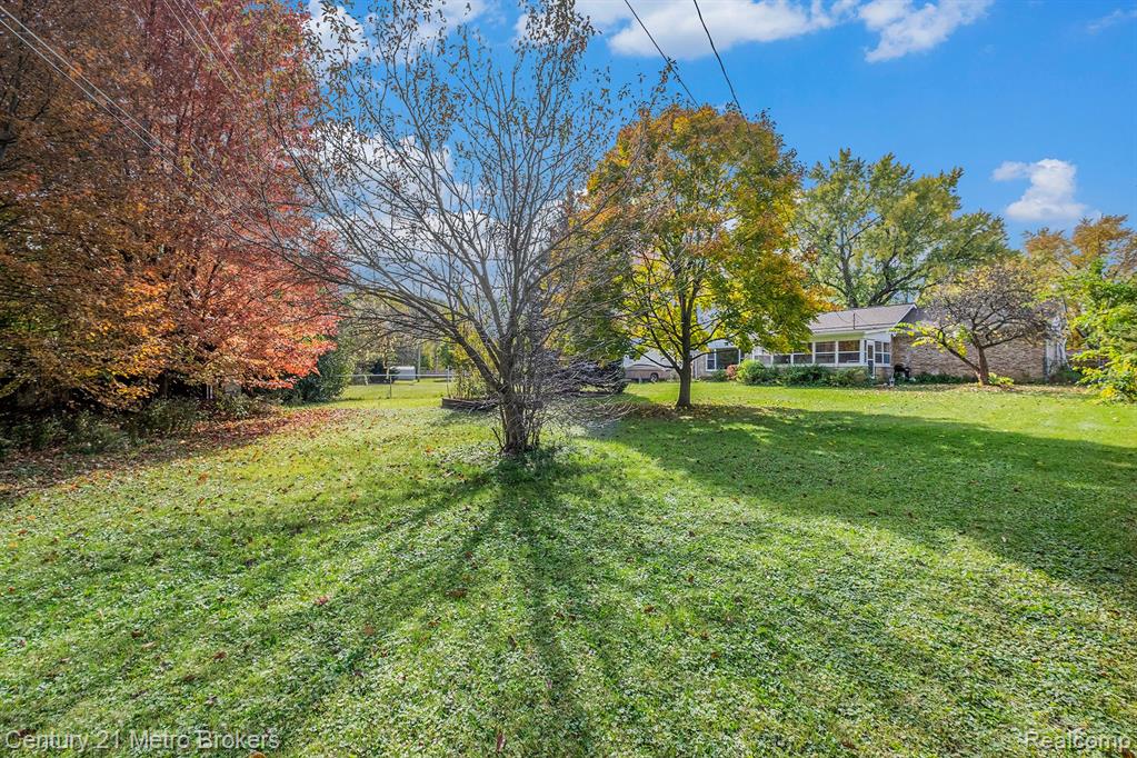 4413 OLD CARRIAGE Road, Flint, MI 48507 — Photo 26